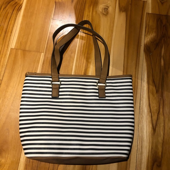 Bag - Picture 1 of 3